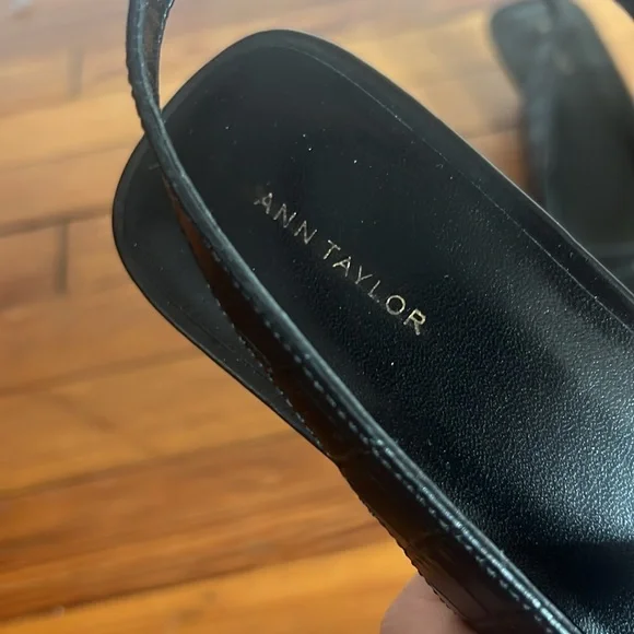 Ann Taylor Elegant Black Croc Embossed Leather Pointy Toe Slingback Heels - 9 - Picture 5 of 10